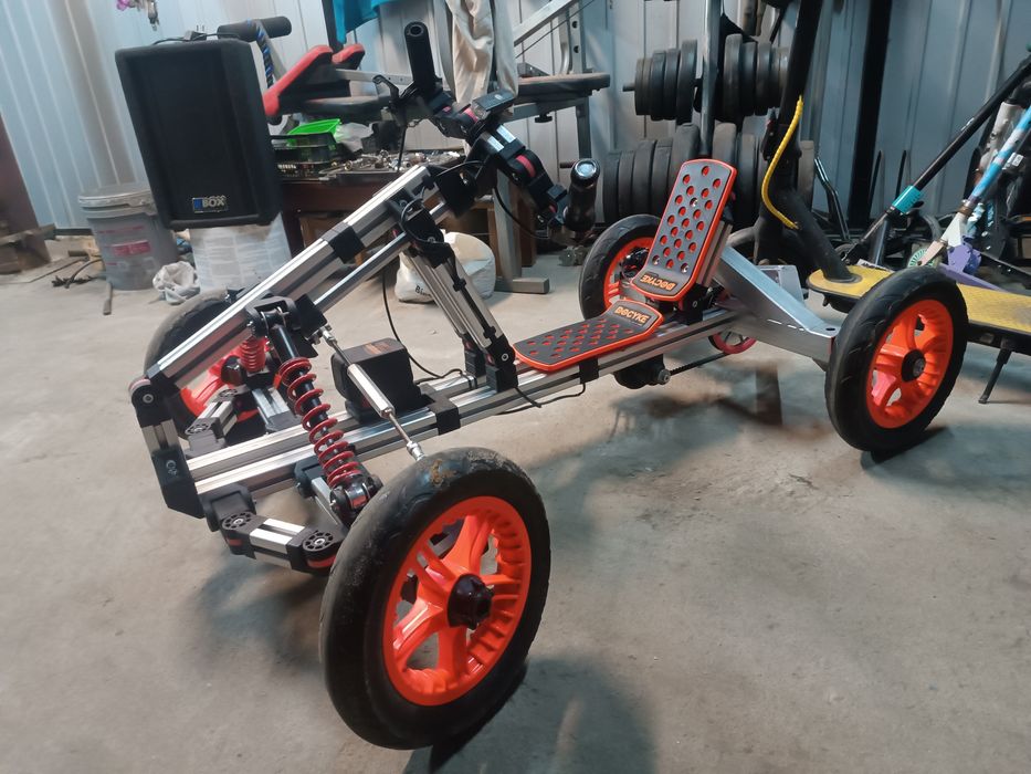 Zestaw konstrukcyjny pojazd akumulatorowy Docyke Electro 11w1 Sun