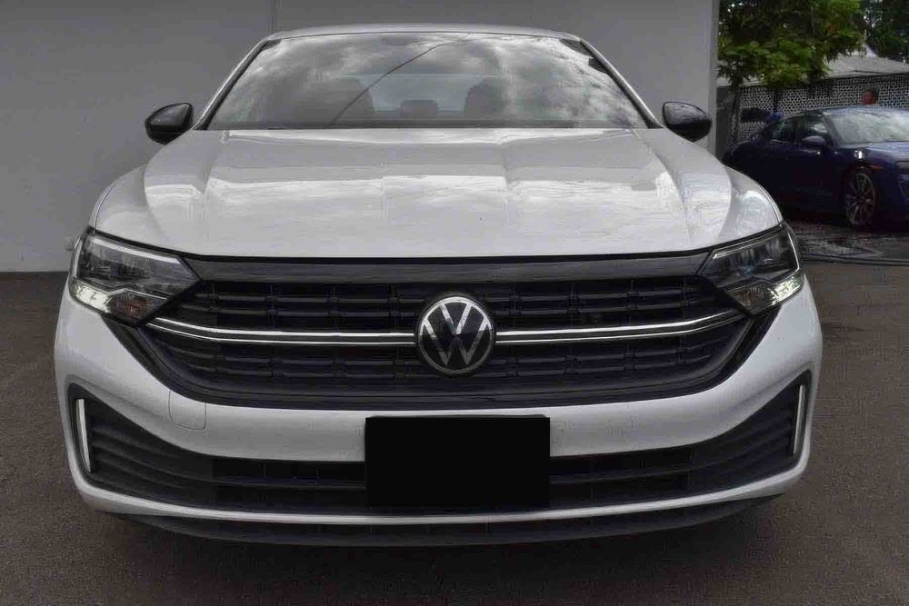 Volkswagen Jetta Sport      2023