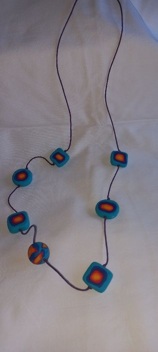 Colares de bijuteria