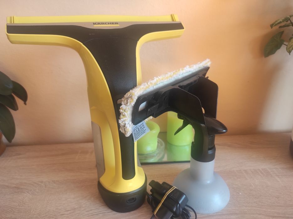 Myjka Karcher do okien ze zbiornikiem na płyn