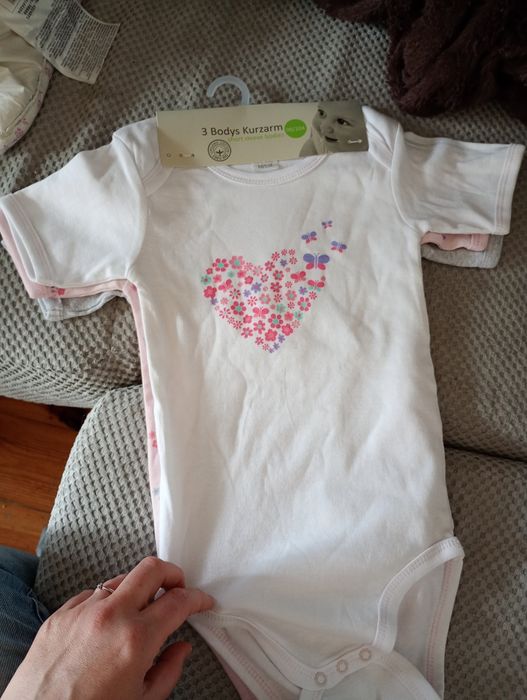 Body niemowlęce 98/104 komplet 3 sztuki