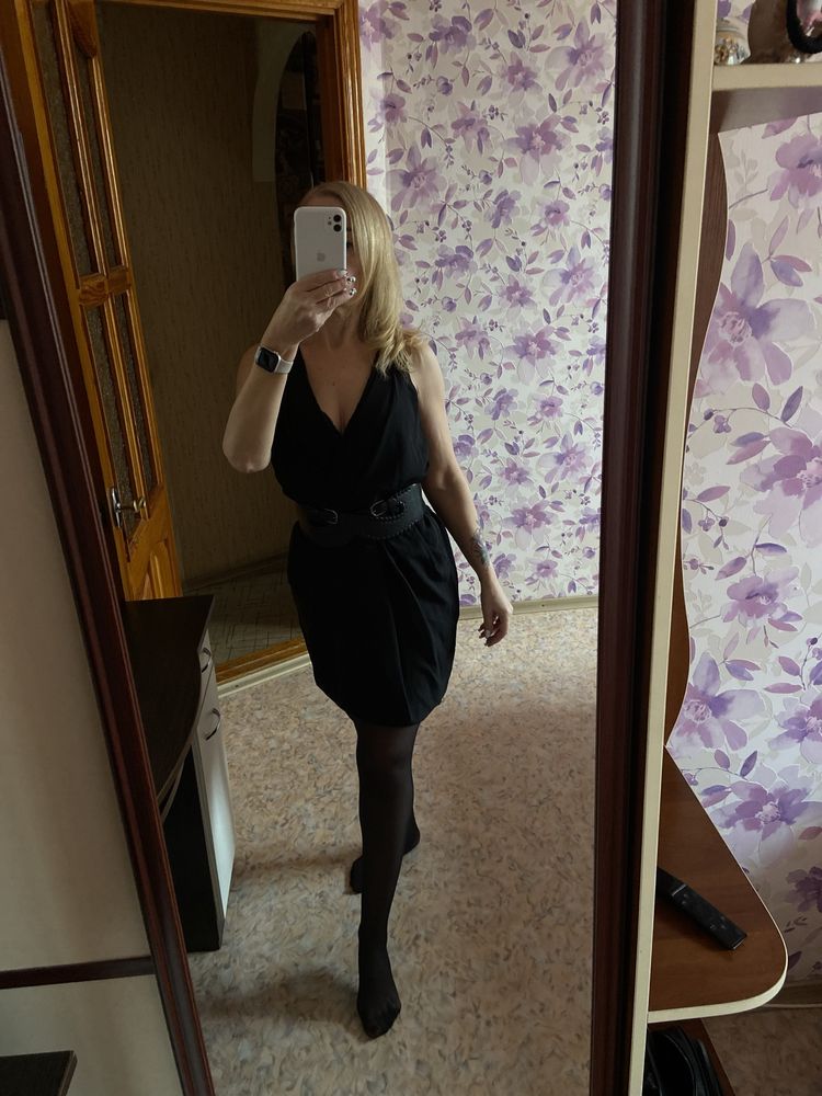 Продам лот платьев ( все по 150)