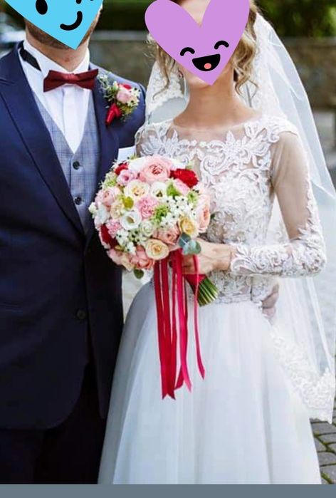 Tiulowa suknia ślubna z koronką