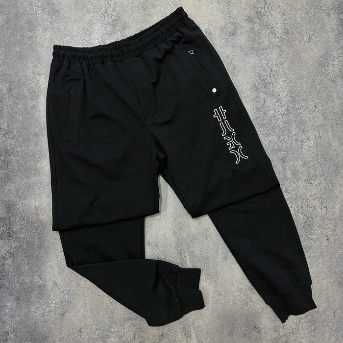 Чорний чоловічий спортивний костюм Hugo Boss