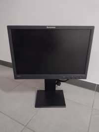 Monitor LCD Lenovo 19' używany