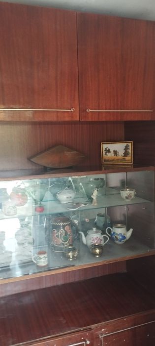 Стінка (стенка СССР, шафа, вітрина, шкаф, сервант)