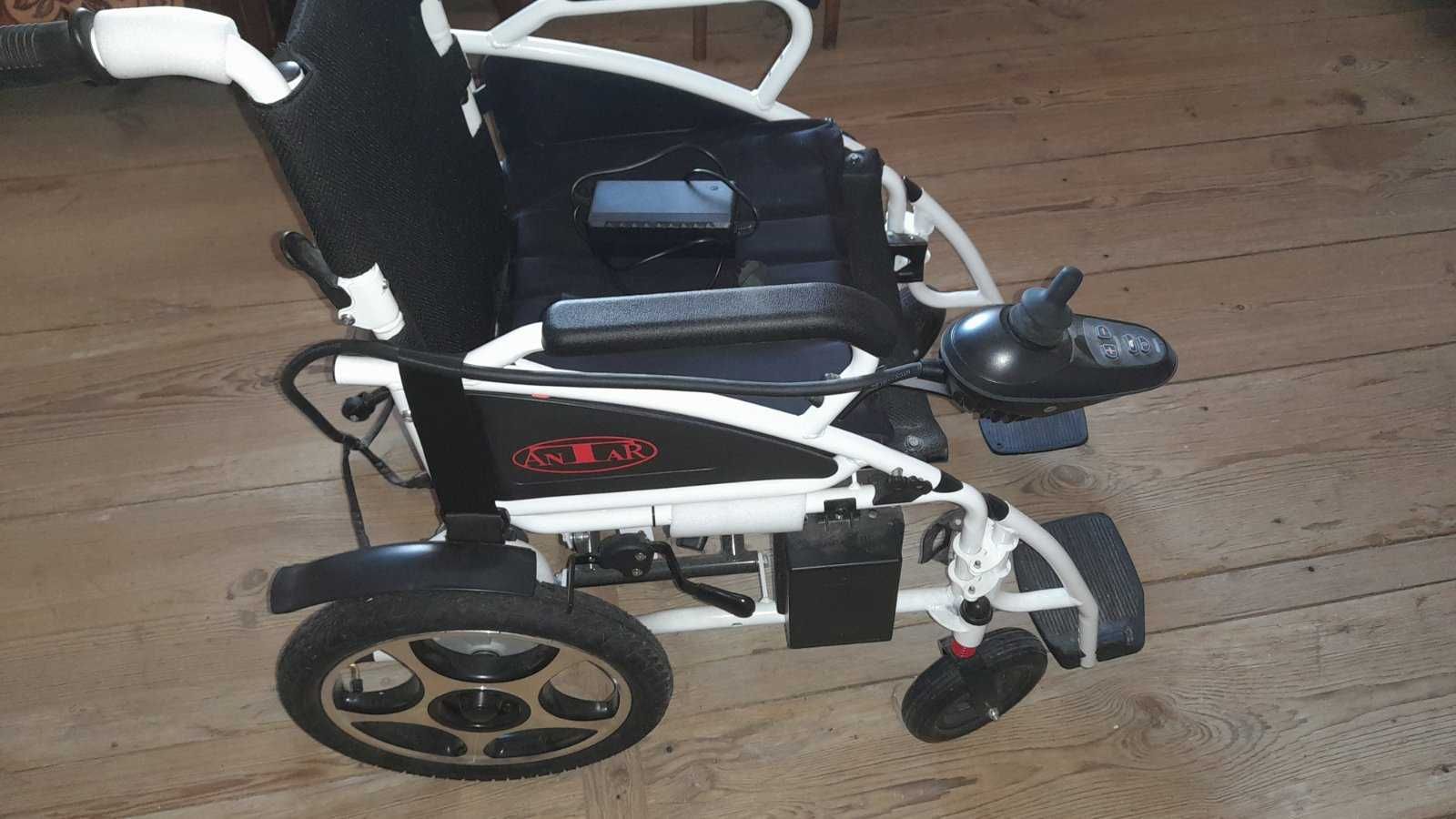 Wózek inwalidzki, elektryczny Model AT52304 ANTAR