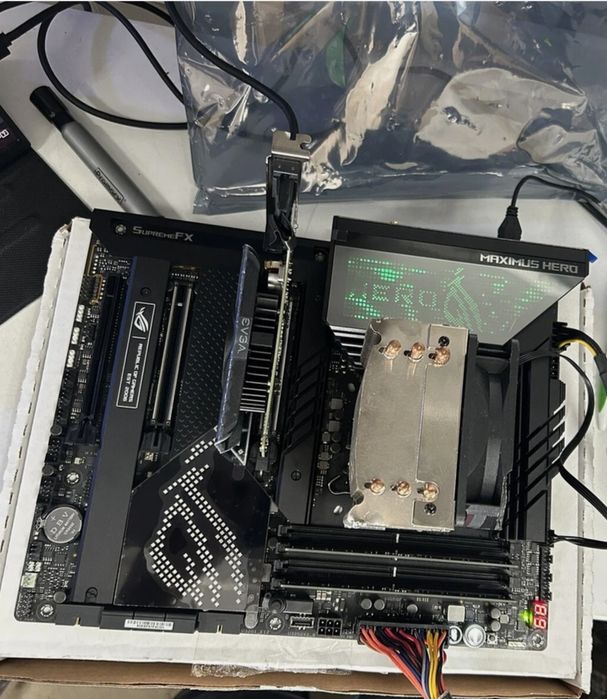 Pack Motherboard Asus ROG Maximus Z690 Hero + CPU i7-12700K