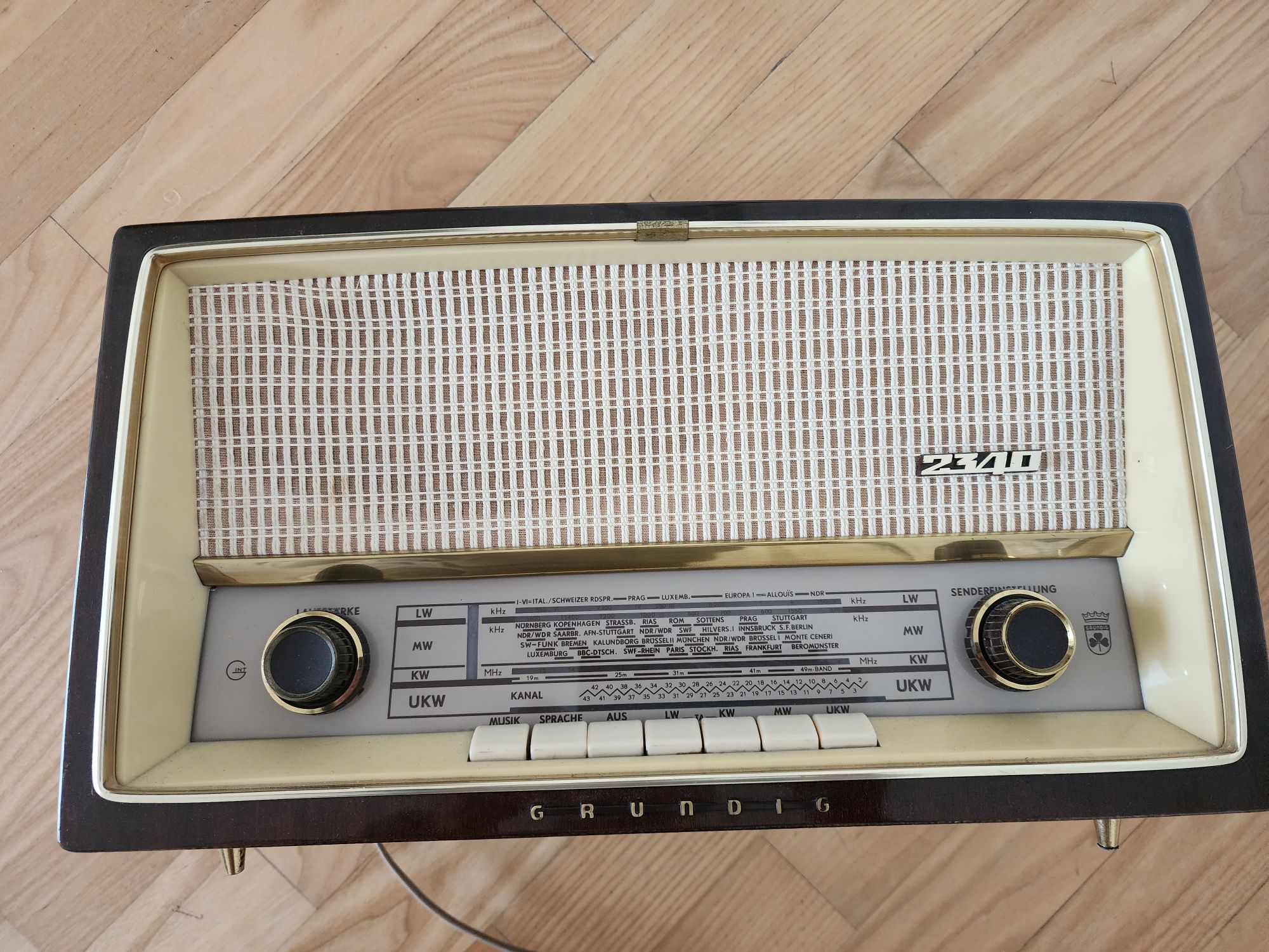 Радіоприймач 1950s Grundig 2340