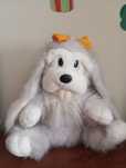 Peluche em forma de cão