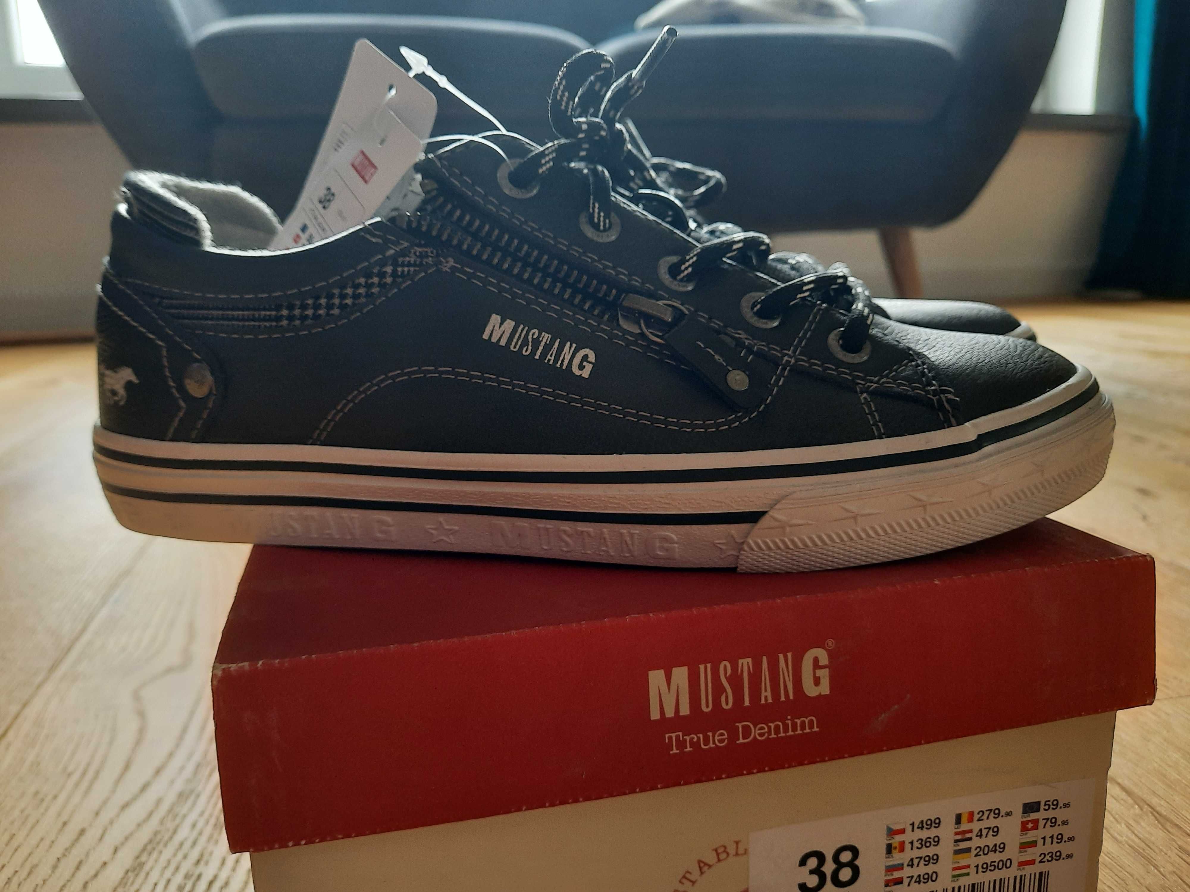 Buty sportowe chłopięce mustang 38 nowe