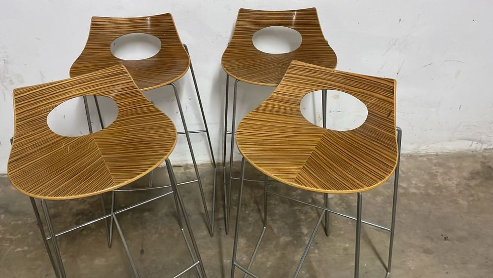 Vende-se material de restauração