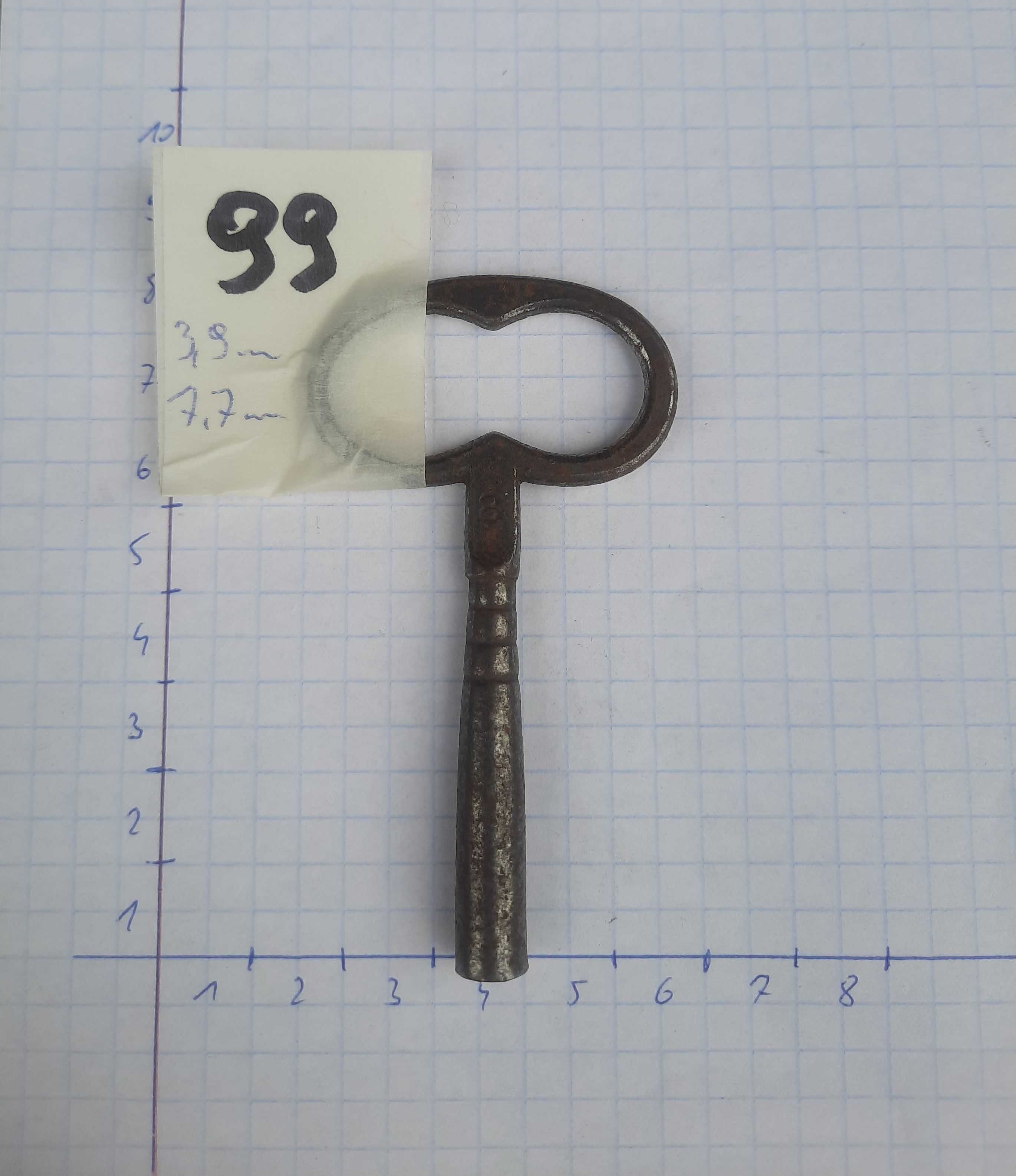 99 Stary klucz do nakręcania zegara 3,9mm