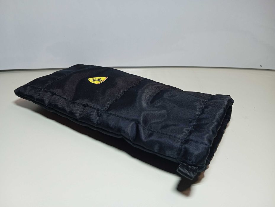 Estojos para óculos da marca FERRARI