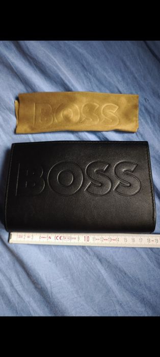Hugo Boss etui do okularów