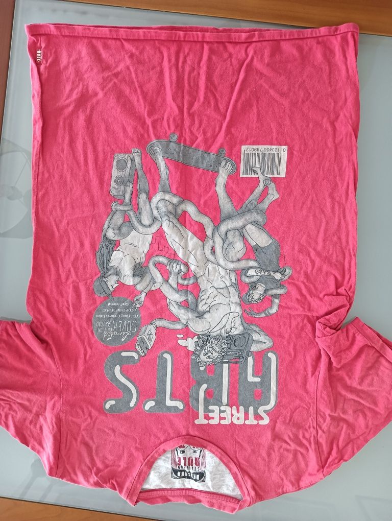 2 Tshirt	Berska	Tamanho M	usadas em bom estado