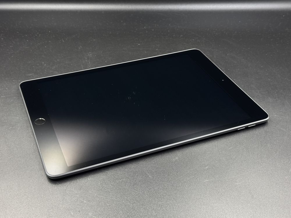 iPad 8. gen. 32GB (A2270) - faktura VAT 23%