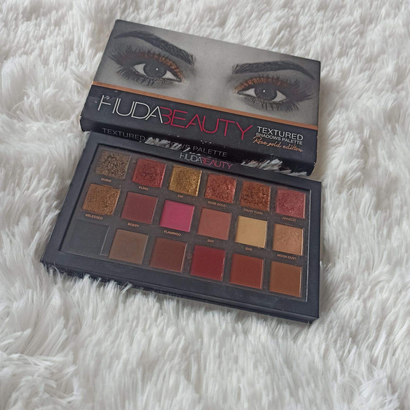 Huda Beauty rose gold