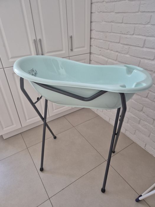 Wanienka niemowlęca ze stojakiem i wanienka Stokke X-large