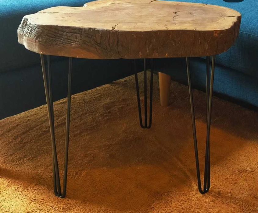 Mesa decorativa de madeira maciça de Oliveira