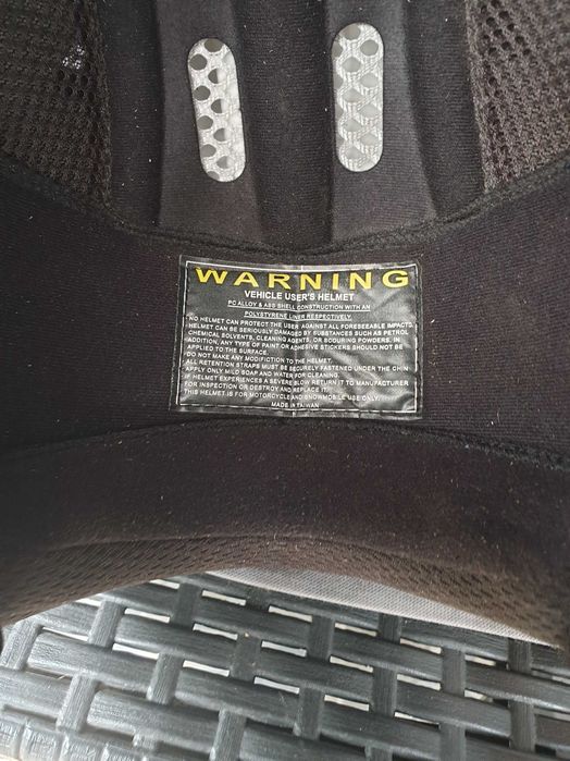 Продам мотошлем.