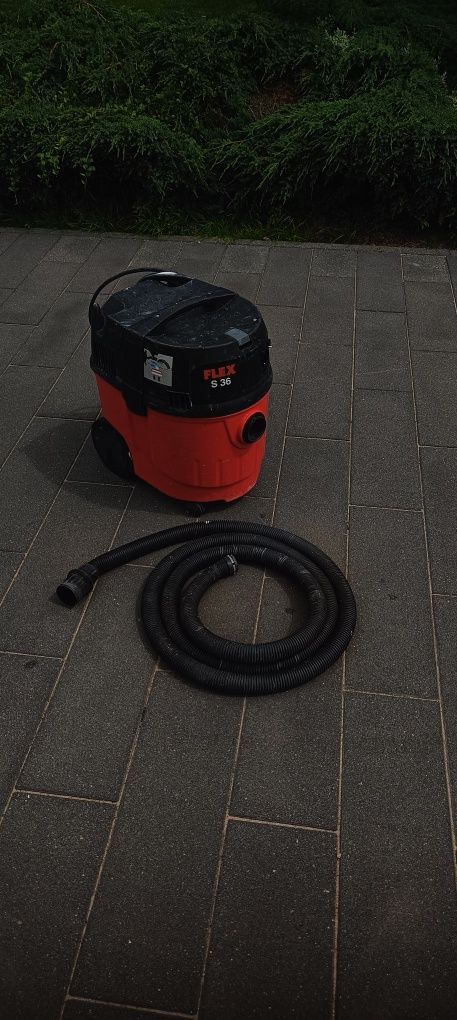 Odkurzacz przemysłowy budowlany na mokro z otrząsaczem flex Karcher