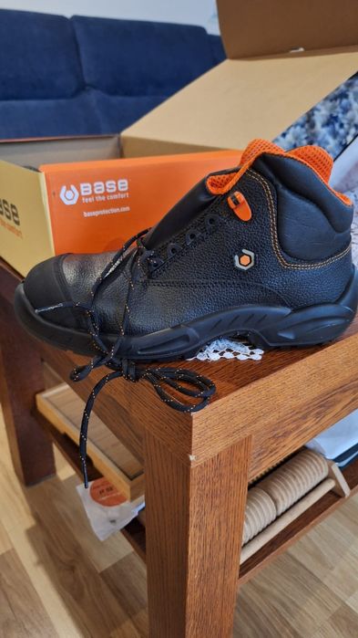 Sprzedam nowe buty robocze base. Wysokie.