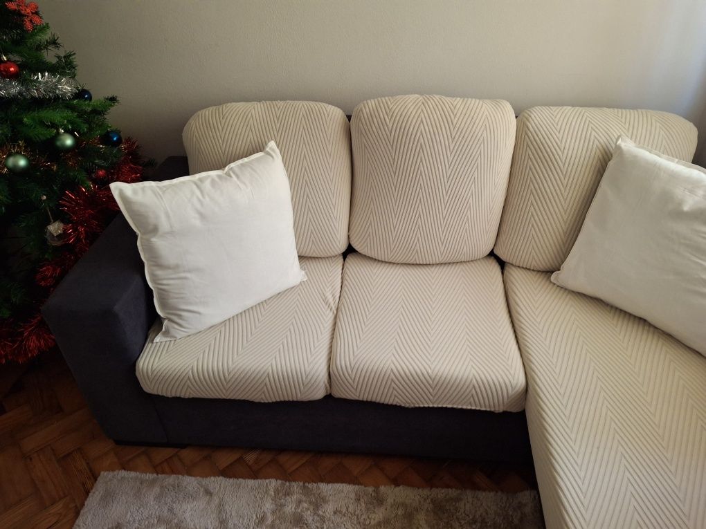Vendo sofá chaise long reversível + capas