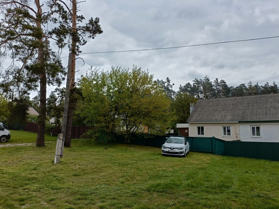 Продам півбудинку в мальовничому місці (150 км від Києва)