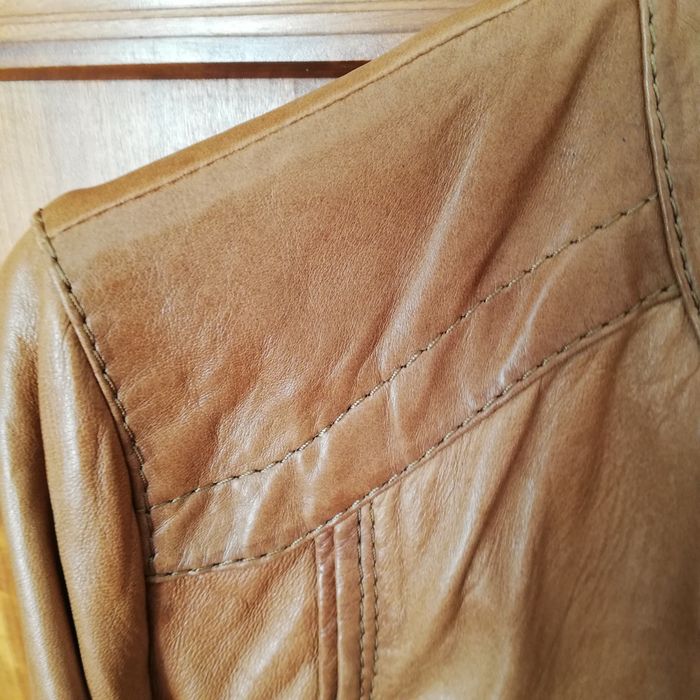 Blusão de pele  camel Boss Orange NOVO