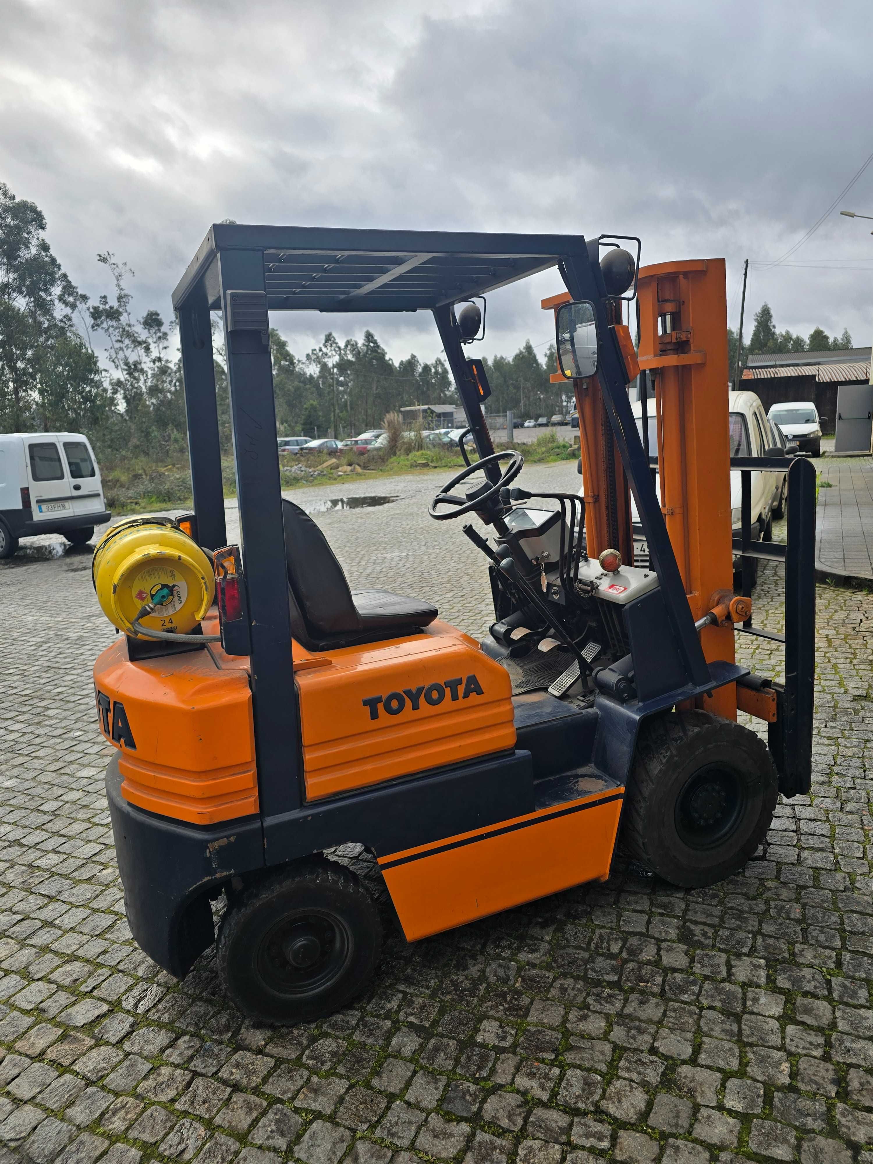 Empilhador Toyota Gás