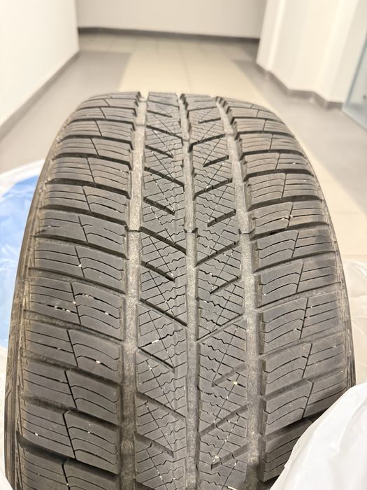 235/40 R19 96 V XL FR