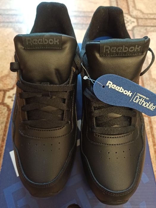 Продам мужские кроссовки Reebok