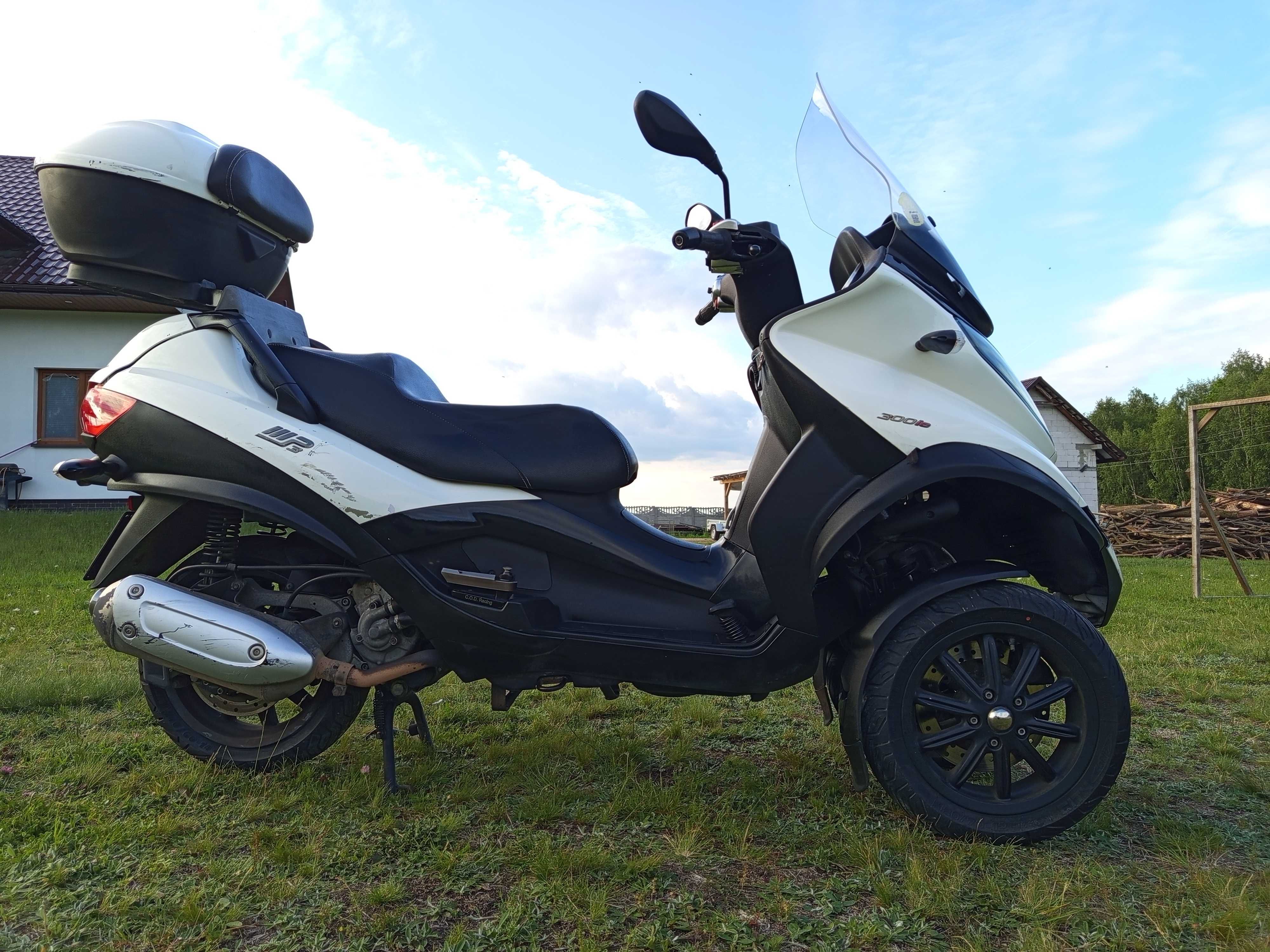 Piaggio MP3 kategoria L5e