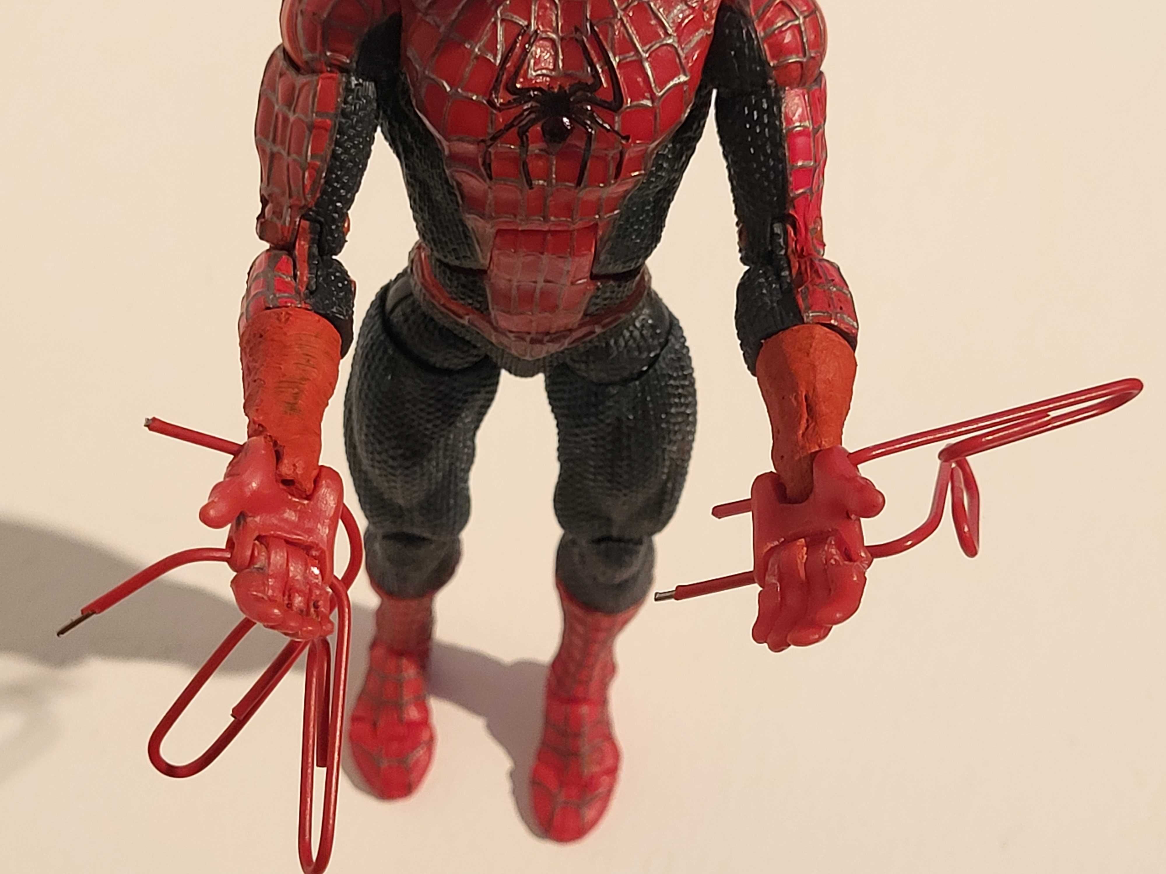 ToyBiz 2004 Marvel Legends Spider-Man Magnetic figurka + Scooter