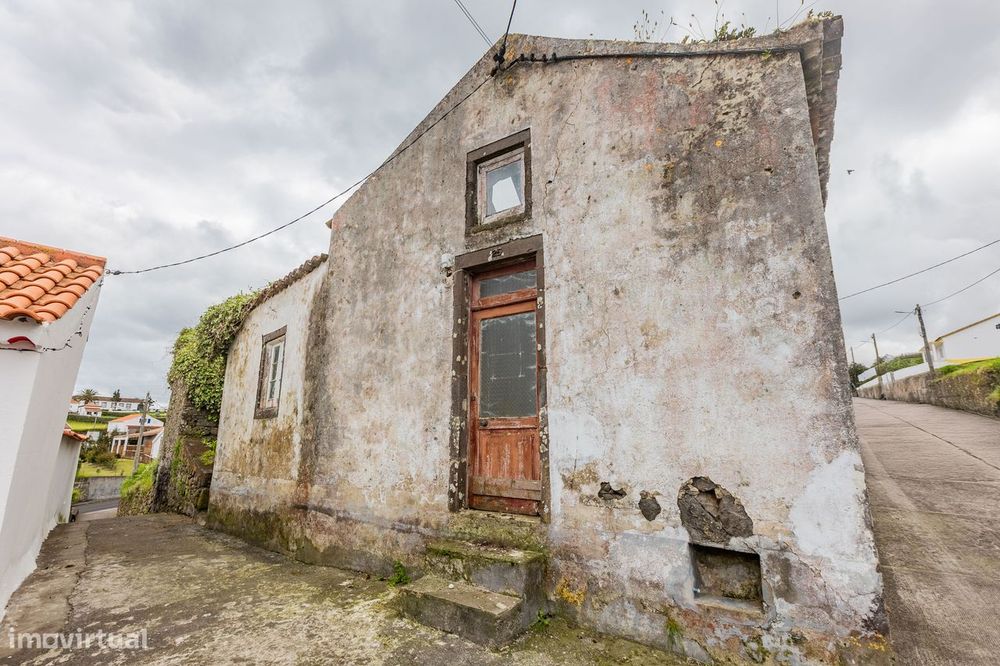 Moradia em ruína - Santana