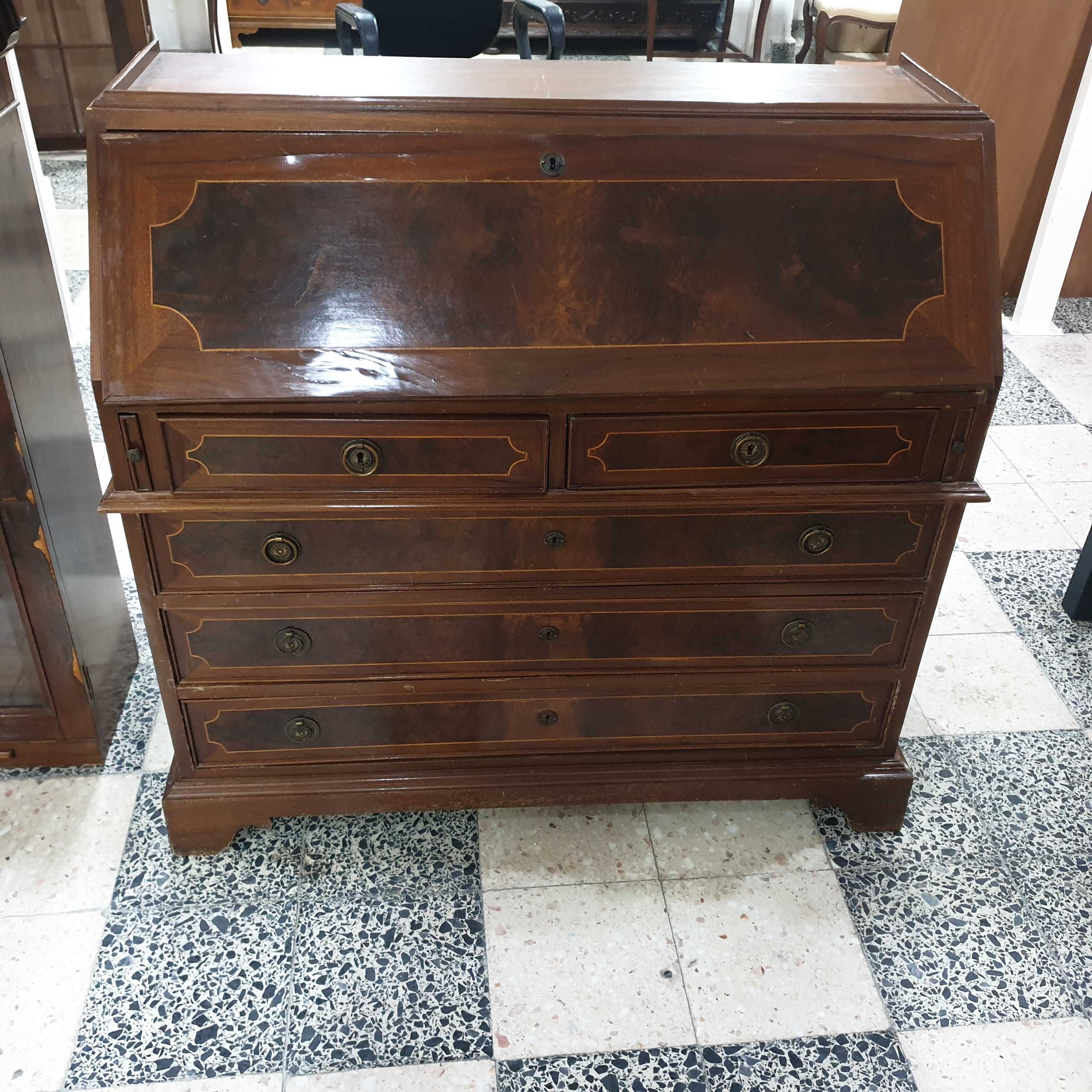 Vendo móveis estilo antigo