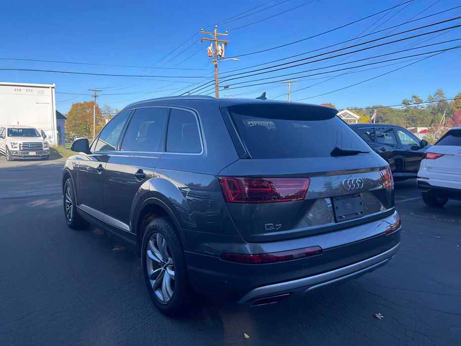 Audi Q7      2019