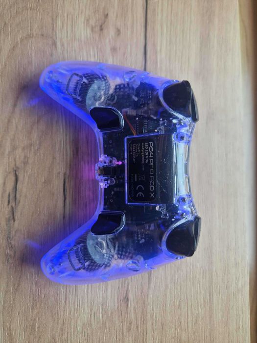 ready2gaming PS4 Pro Pad X LED Edition