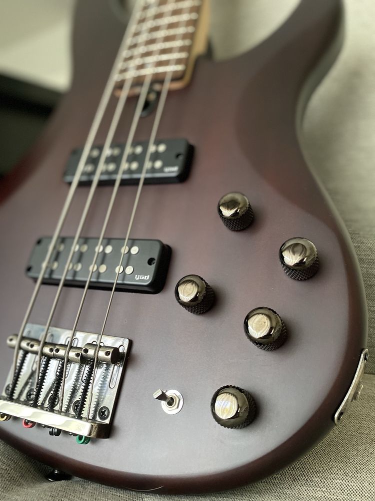 Baixo Yamaha TRBX 504