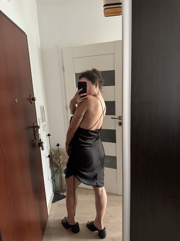 Sukienka mini midi àla satynowa satyna odkryte plecy wiązania oversize
