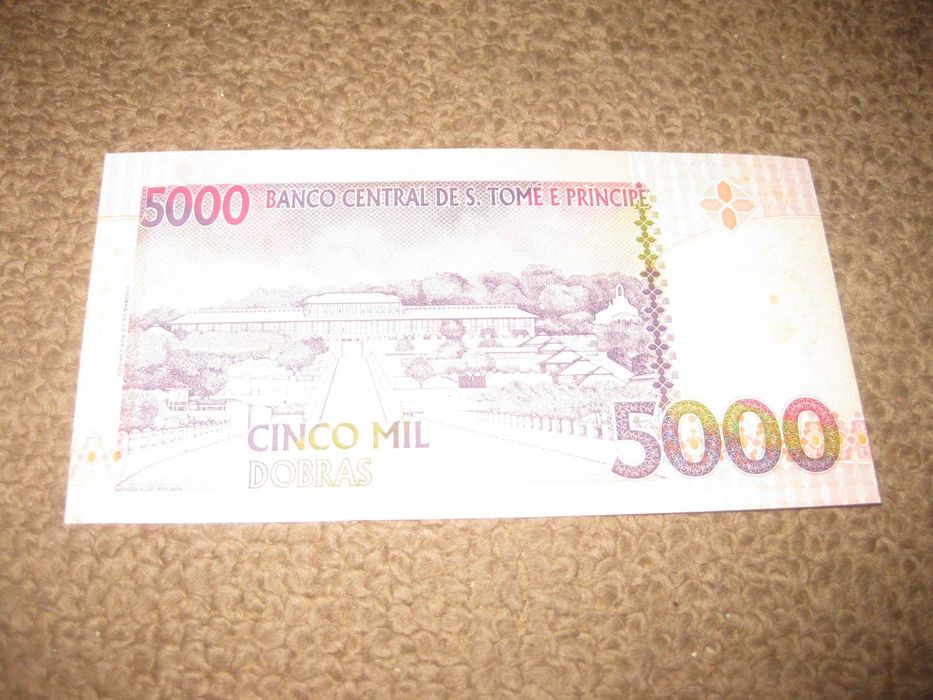 Nota de São Tomé e Príncipe "5000 Dobras" UNC