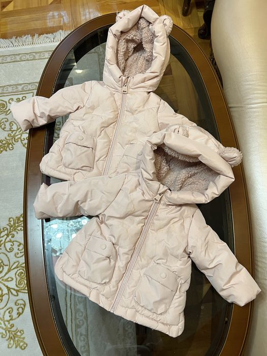 Дитя теплі куртки.