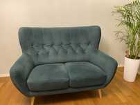 Sofa, 4 krzesła oraz rozkladany stoł