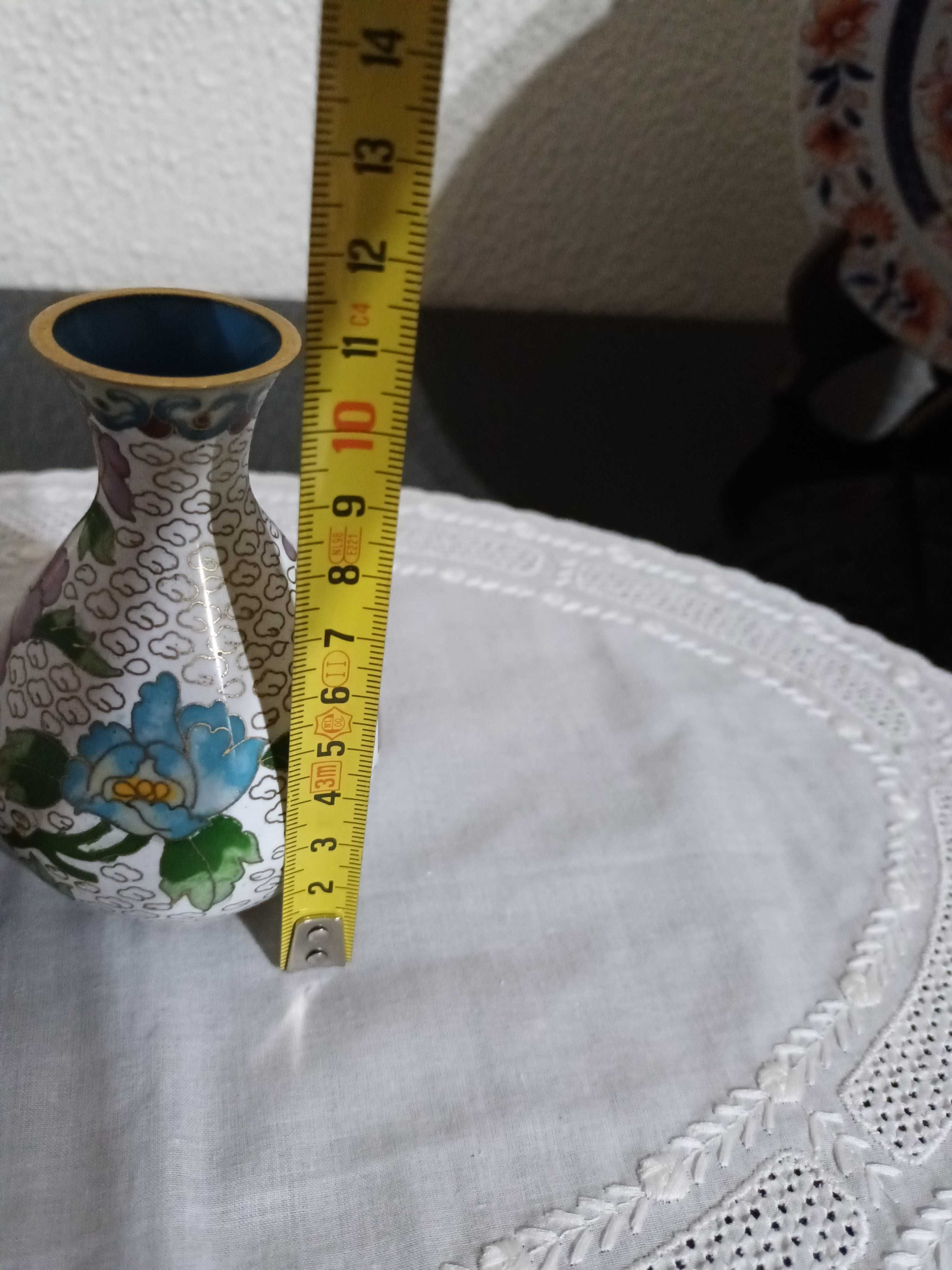 Jarrinha em cloisoné com peanha medida da jarra 11 cm