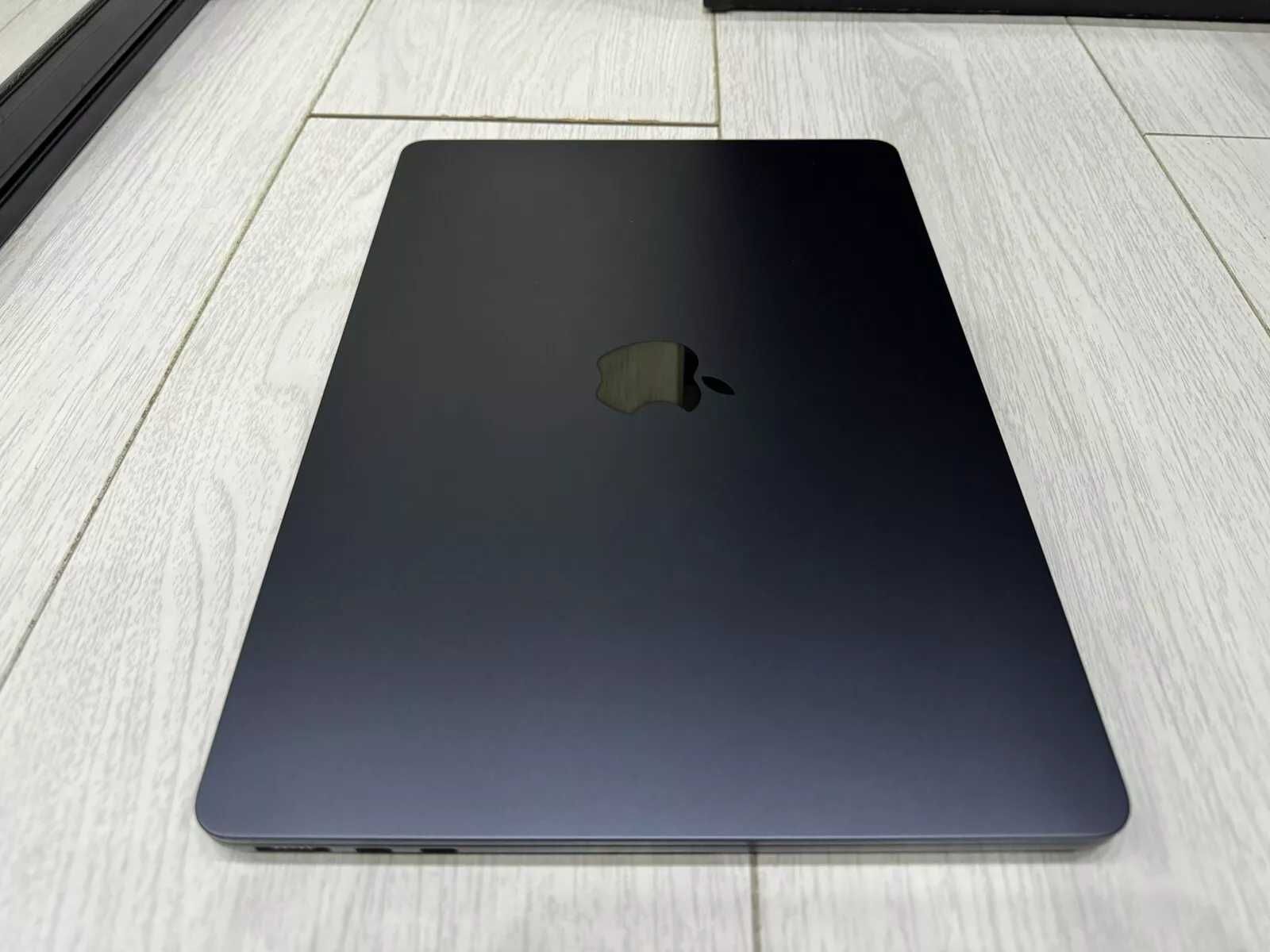 MacBook Air 13 2022 M2 8GB RAM 256GB SSD Midnight 35 ц. MLY33 Гарантія