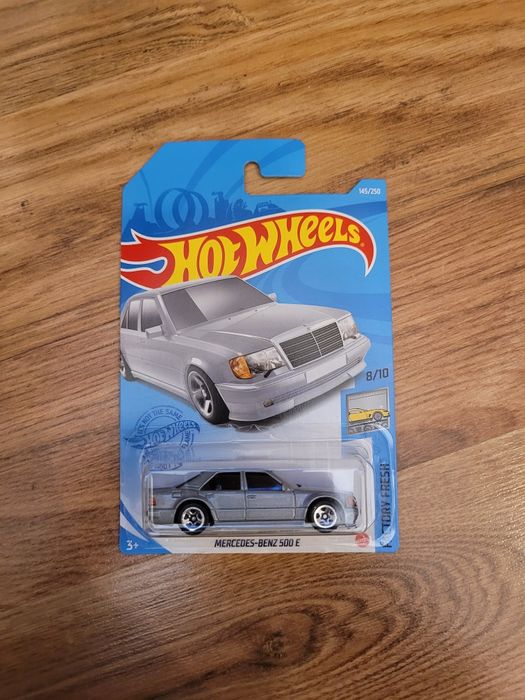 Hot wheels Mercedes 500e