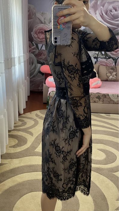 Платье кружевное