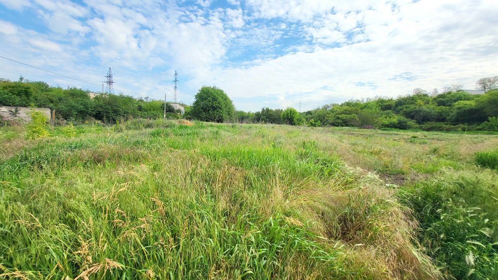 Продаж земельної делянки (11 соток) з ОЗЕРОМ вул. Сонячна.