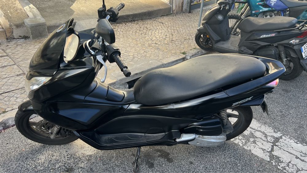 Honda pcx 125 october 2011